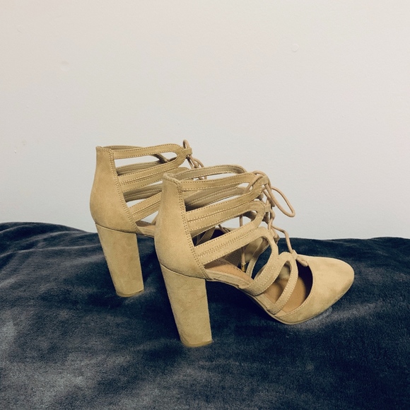 Heels - Picture 1 of 4